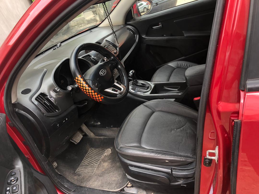 B8193D67-5230-42E1-B90A-BAA01614951D