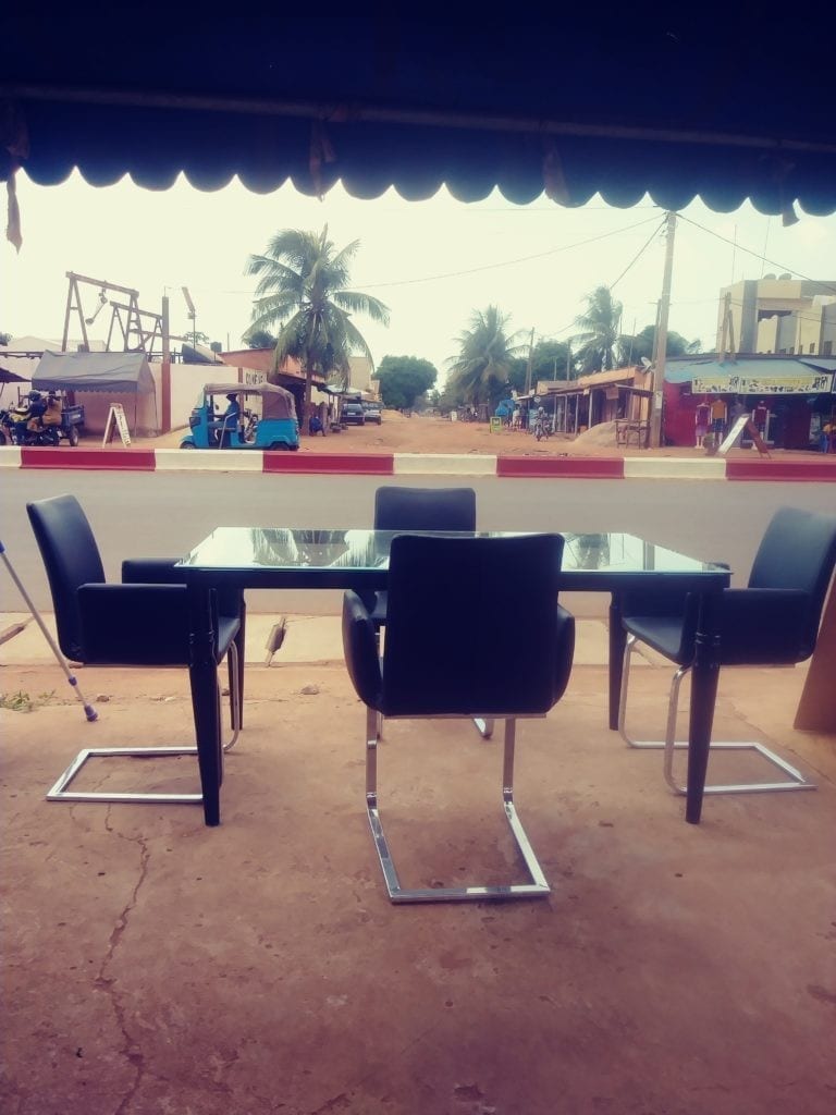 15899688936131405204106