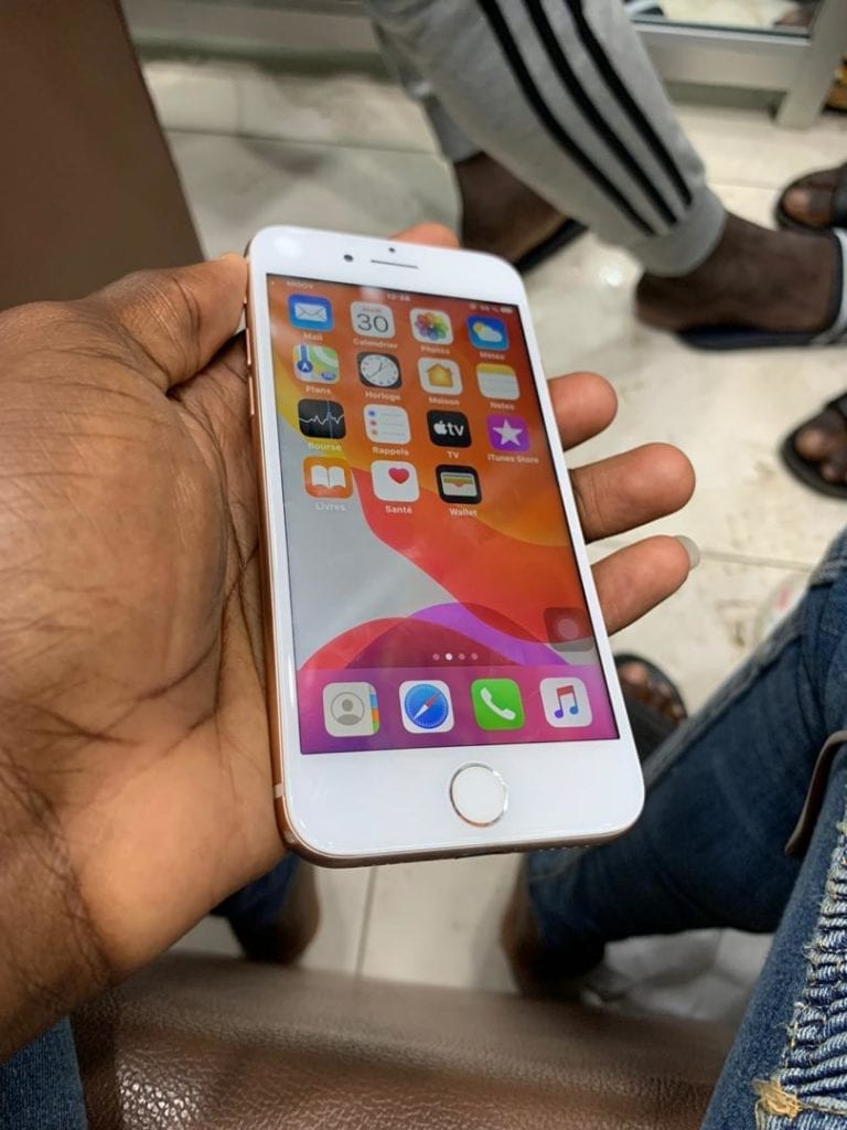 EA304AB8-F7FF-427E-8E8C-3191EB115B5E