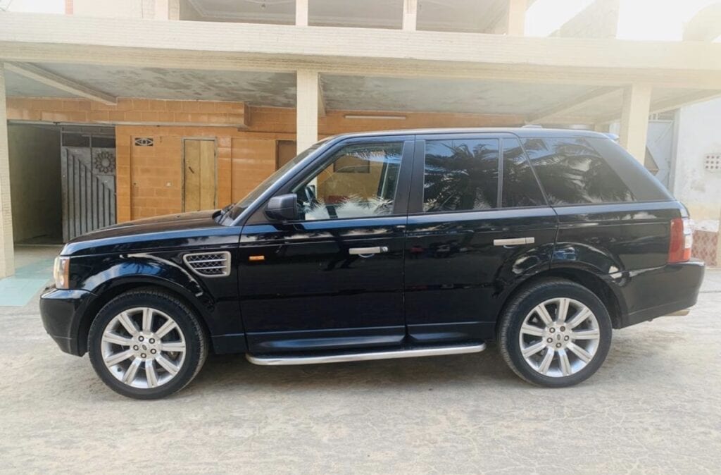 9043E653-662A-45AB-95B7-9479337FC69A