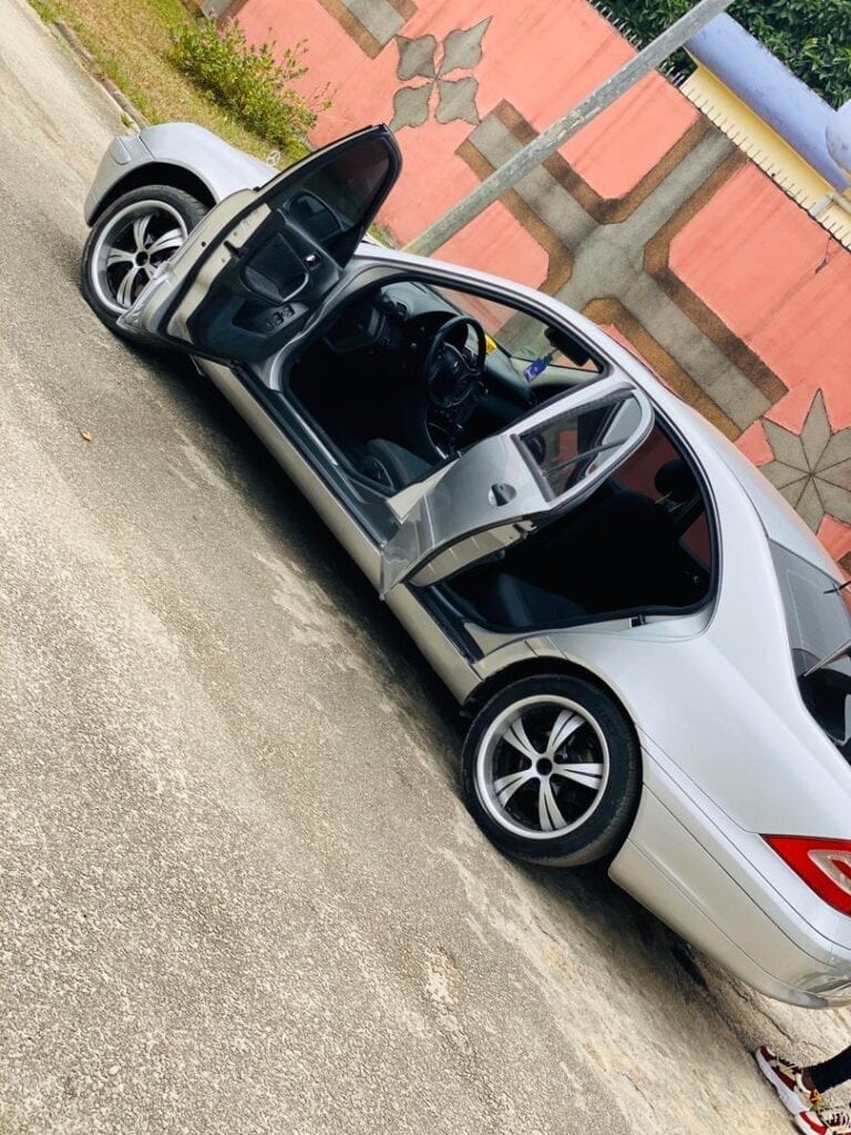 FCE289B4-17F8-467B-89C9-AD57FBC8186D