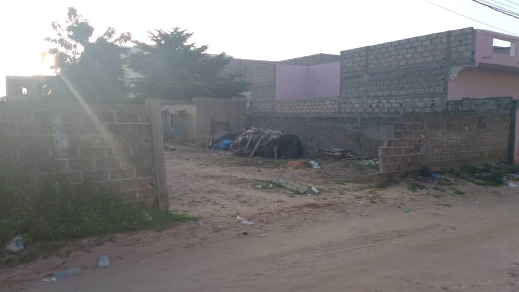 Terrain-500-Metre-Carre-Saly-Carrefour-1