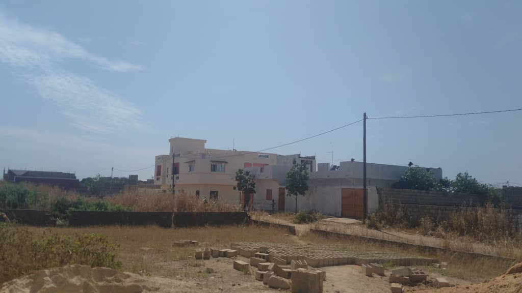 Terrain-340-Metre-Carre-A-Mbour-1