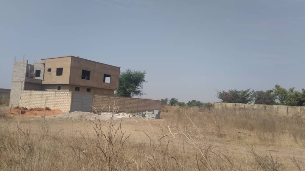 Terrain-600-Metre-Carre-A-Saly-Aerodrome-3