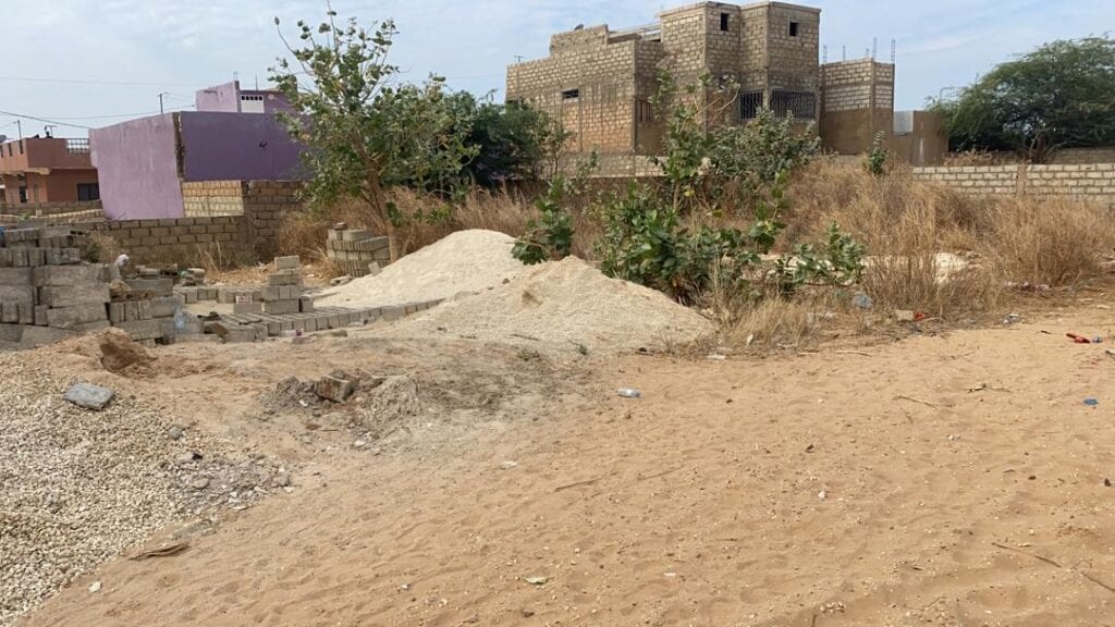 terrain-300-metre-carre-titre-foncier-saly-1