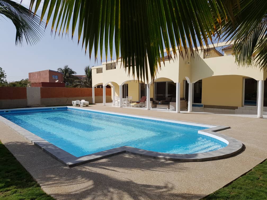 villa-4-chambres2-studios-a-vendre-a-saly-2