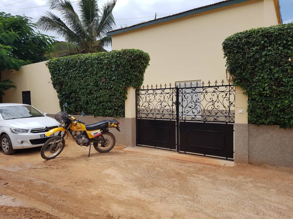 villa-4-chambres2-studios-a-vendre-a-saly-8