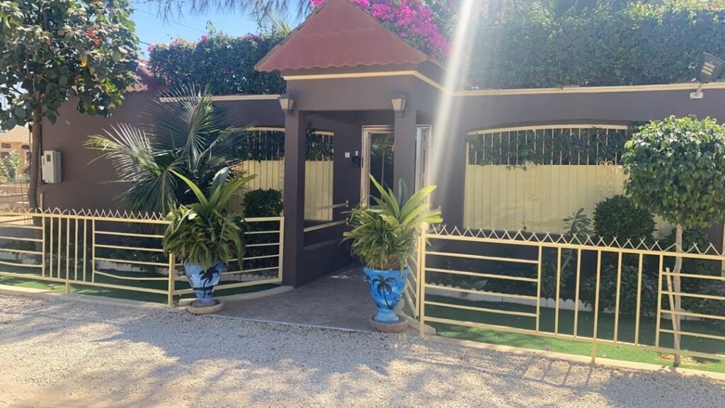 villa-saly-mbabara-sur-300-m2-4