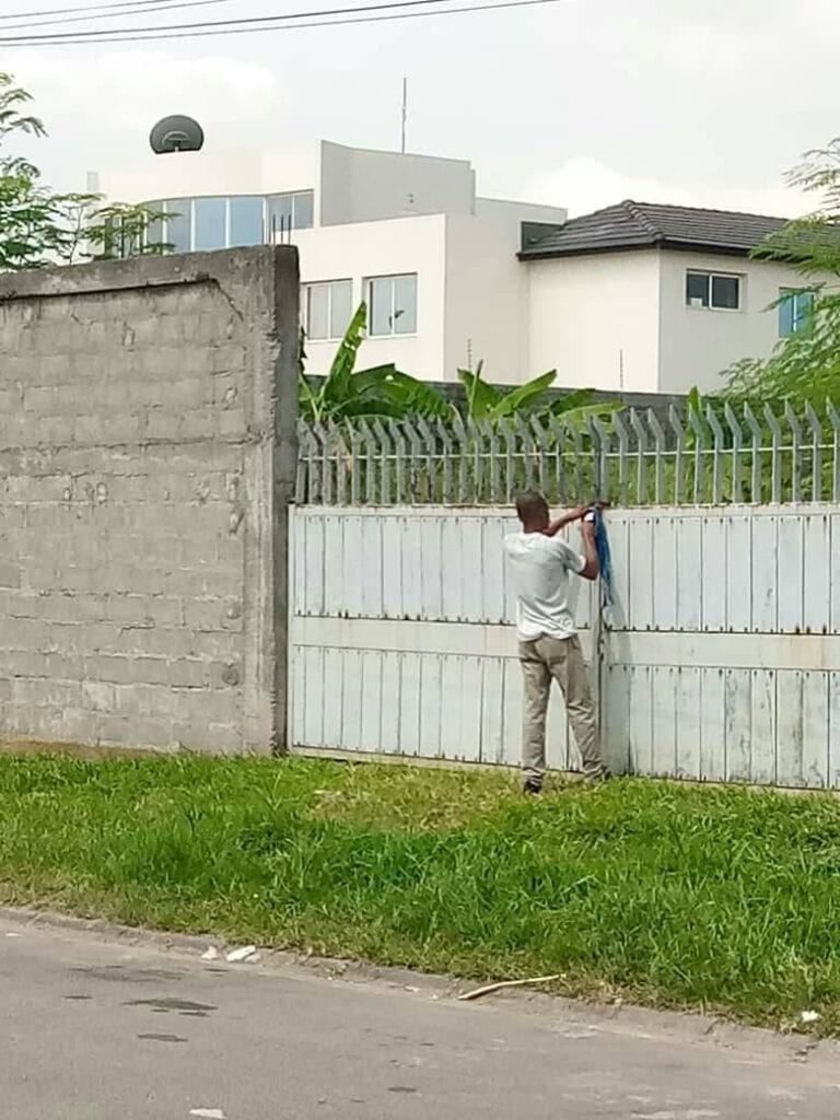 2000m2-pres-de-drogba3