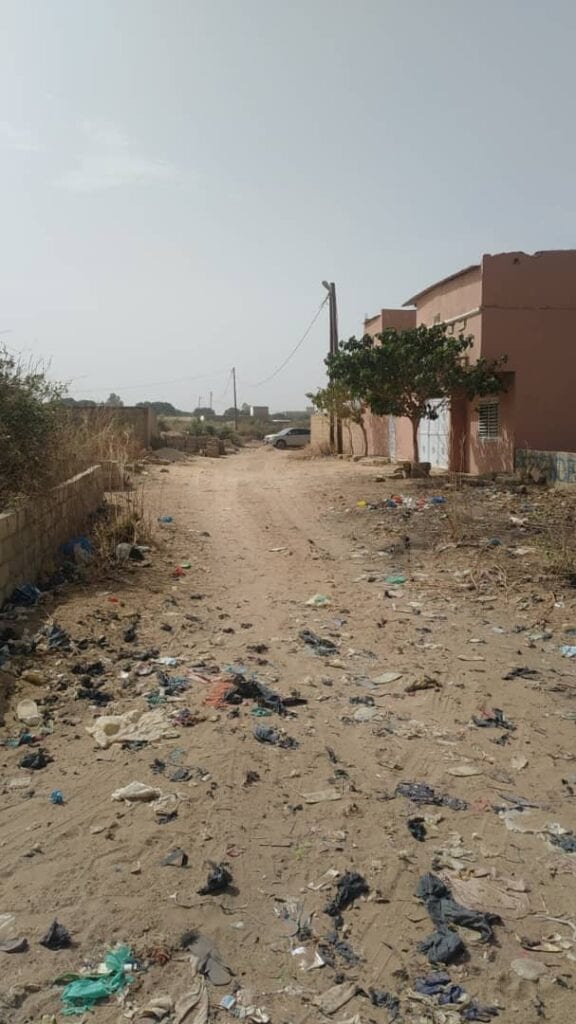 Terrain-300-metres-carres-a-Saly-Carrefour2-1