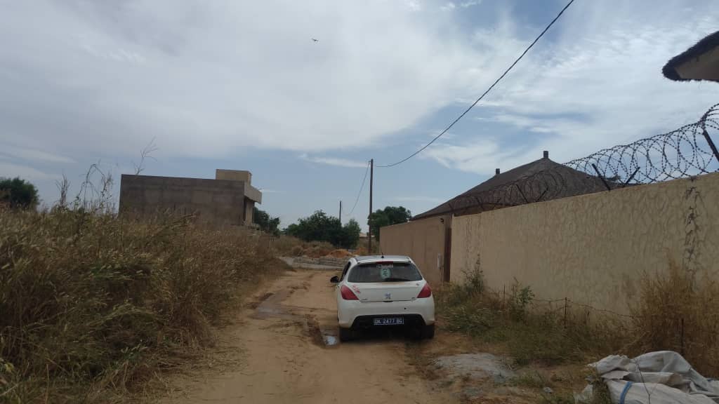 terrain-1200-metres-carre-a-nguerigne-1