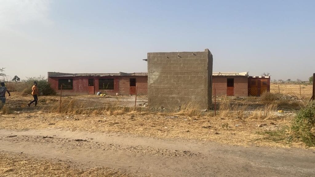 Terrain-1-ha-475-m2-a-Mbodiene-4