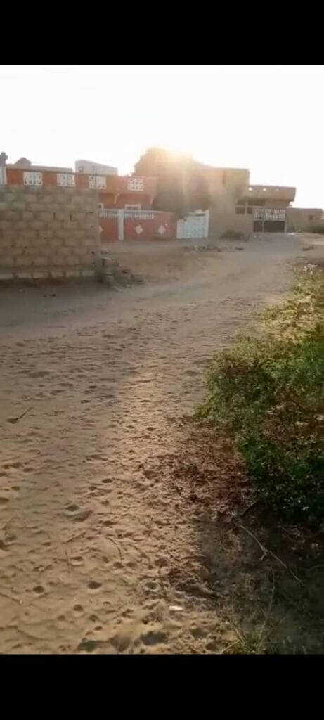 terrain-300-m2-a-saly-aerodrome-1