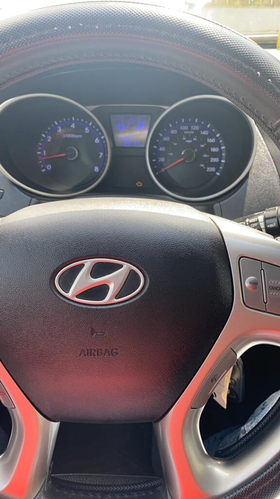 0F08B2A6-5D41-439E-AE4A-891FEEF00E09