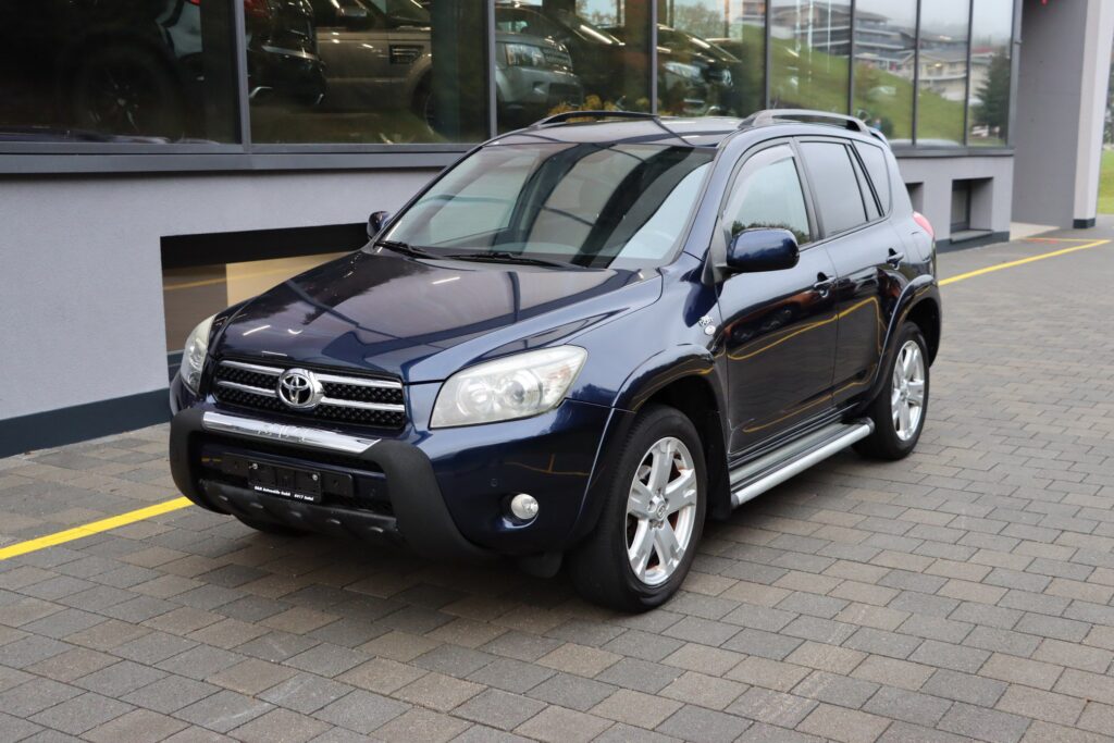 Toyota-RAV4-3