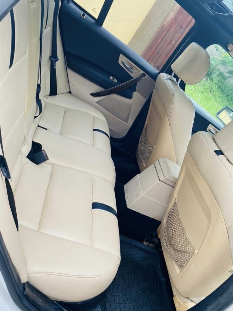 6B34EE2E-0C30-4553-83CA-A3416528542B