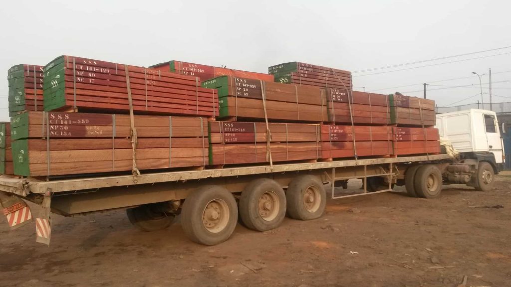 debite-en-partance-pour-le-port-min-1024×576-1