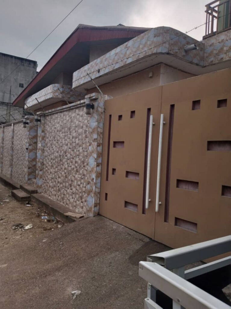 0b07ce36-fce2-41c6-ade8-4d87db14aeb9-1