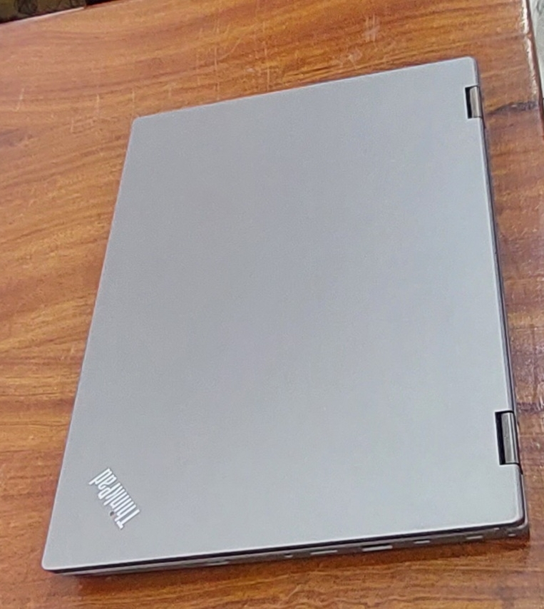 e712b819-0107-4829-baa1-e0afb98d3f3a