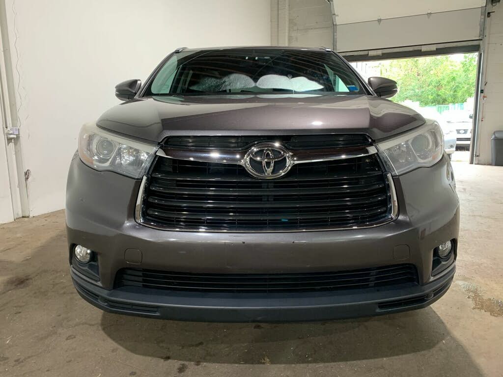 2015-TOYOTA-HIGHLANDER-XLE-AWD-2