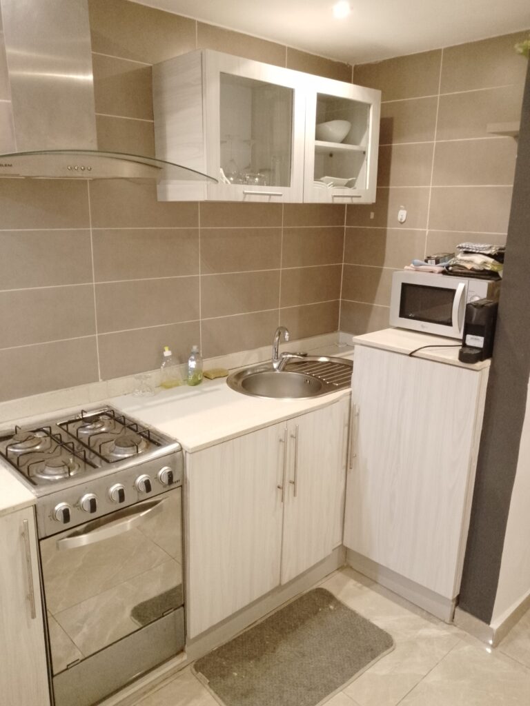 f7592de1-4584-4185-aba0-82d870c57936-2