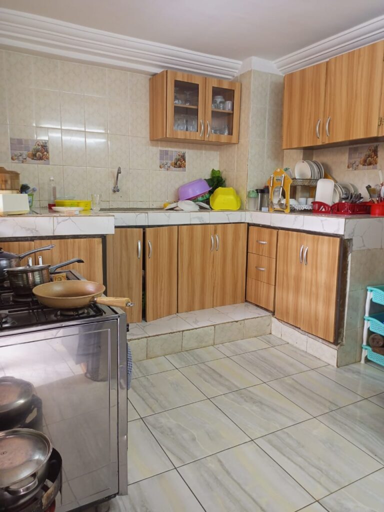 9C35B340-9D5A-4EB4-B9D1-5F89671F2FD6