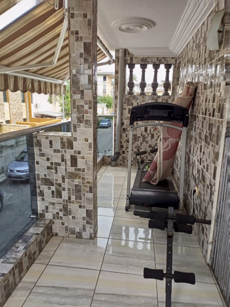 EAFB2B22-3817-4015-BA46-AEA82231E477