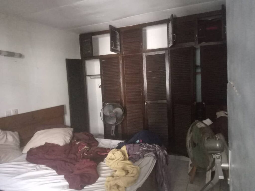 F8690E00-C04C-4ED0-9937-7BCB9B070223