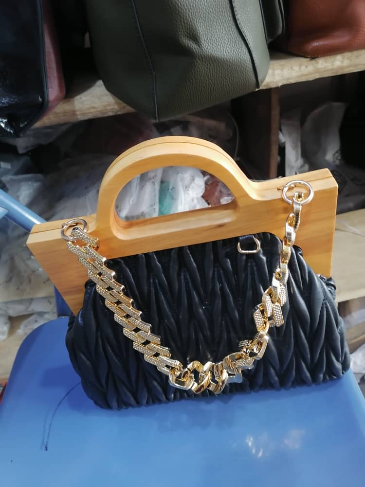 29C22794-922A-4CC0-BBDC-ACCE3388ABF3