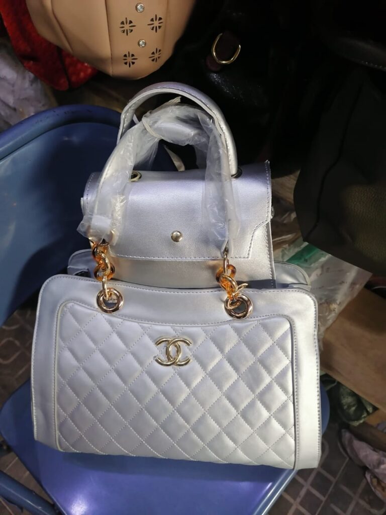 7F0890C2-F7AD-4AA9-970A-A5995718367C