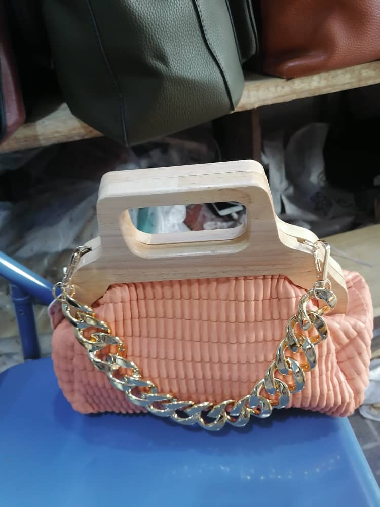 972F7A1E-7EF2-4559-806A-3EC9725F938D