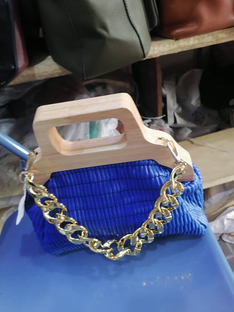 B9C77214-EF0D-4C64-AE46-981D118C4F96