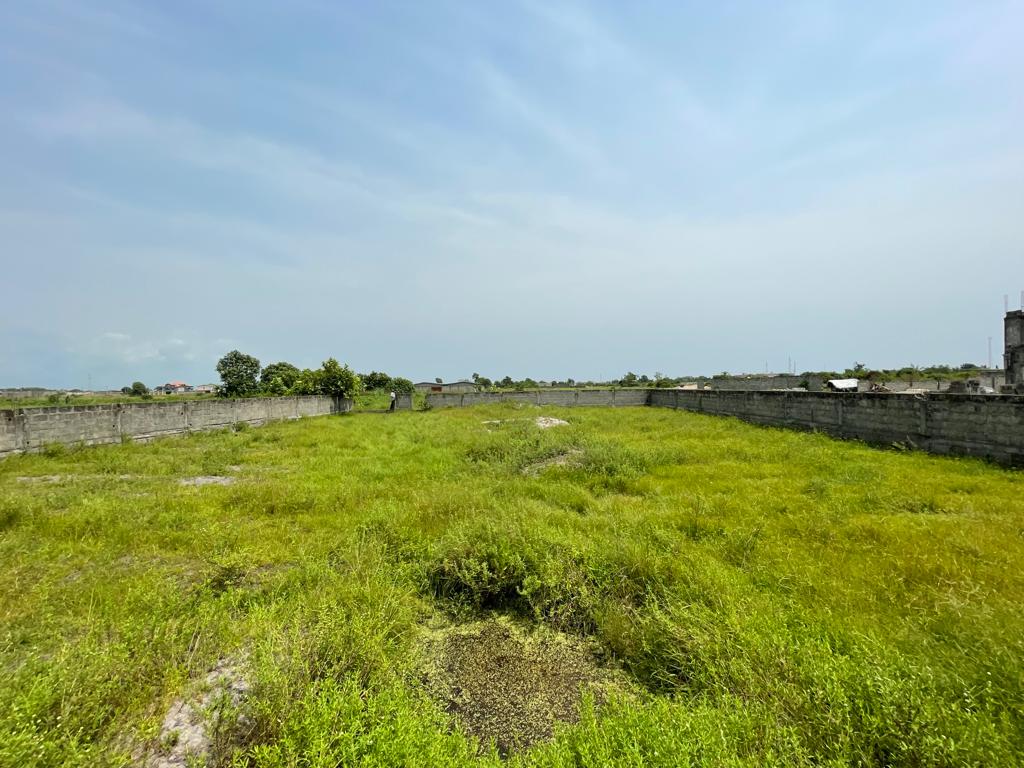 GRAND-BASSAM-TERRAIN-875-M2-10-2