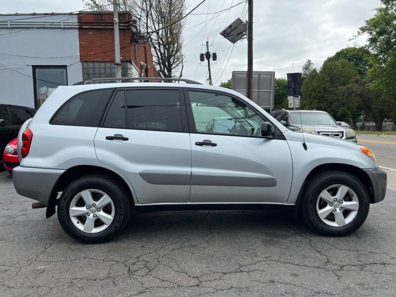 2005-toyota-rav4-base-4dr-suv-3