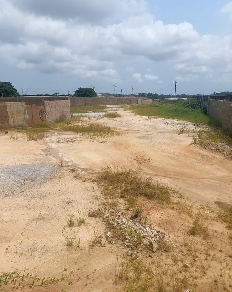 a7639e54-9330-477e-8c35-f75f293aa0bf-1