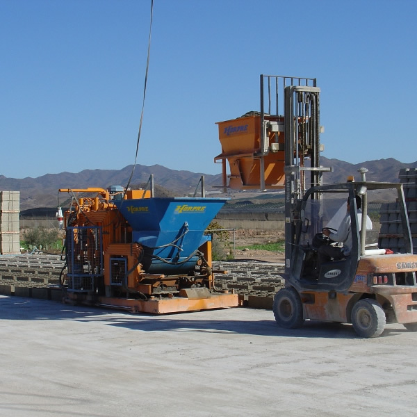 pondeuse_de_brique_pondeuse_de_parpaing_01