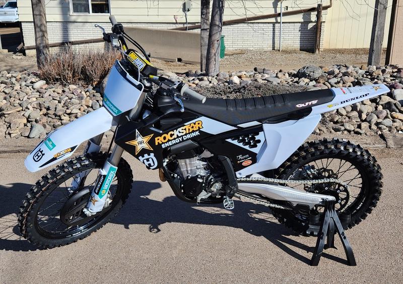 Husqvarna-FC-450-Rockstar-Edition1
