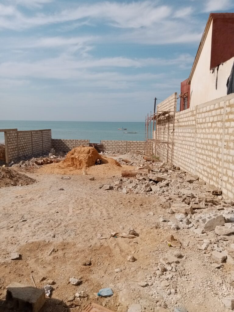 Terrain-600-metres-carres-a-Ngapourou-4