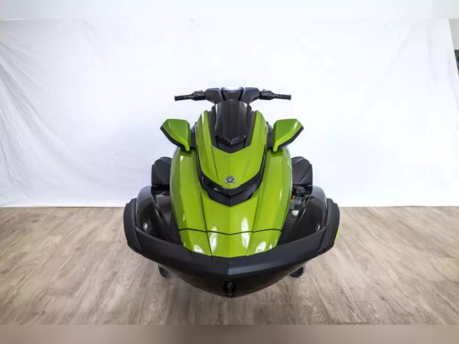 2025-Yamaha-FX-Cruiser-SVHO2