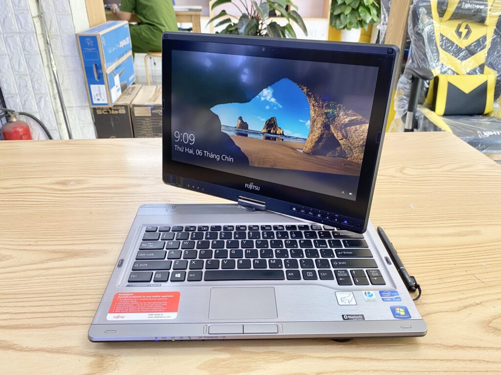 FUJITSU-T902-CORE-I5-9