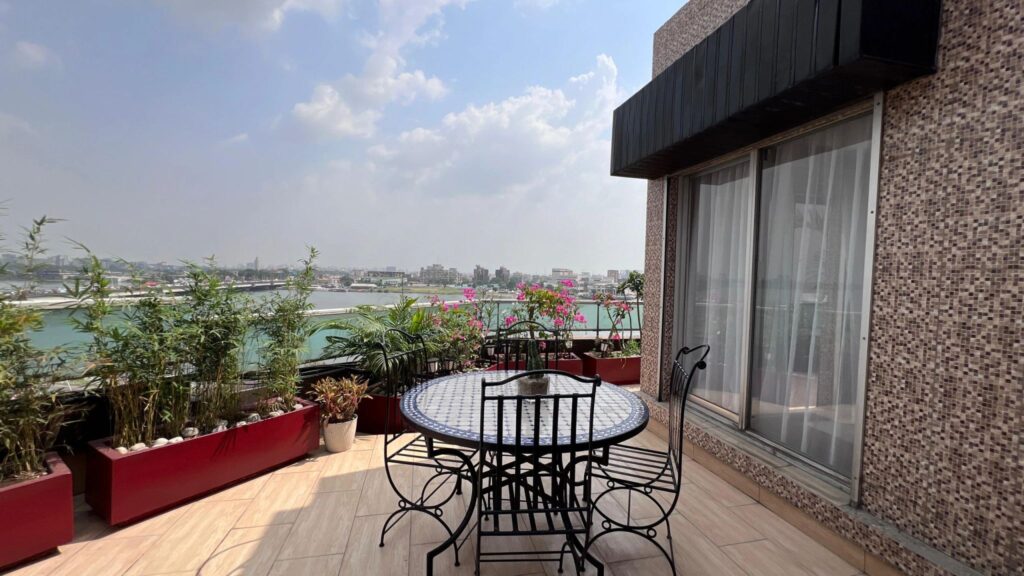 4pieces-meuble-plao0