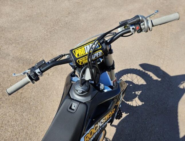 Husqvarna®-FC-450-Rockstar-Edition3