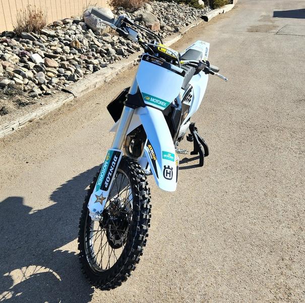 Husqvarna®-FC-450-Rockstar-Edition5