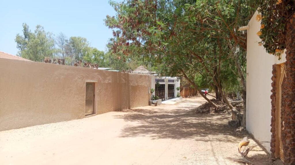 Terrain-685-metres-carres-a-Saly-1