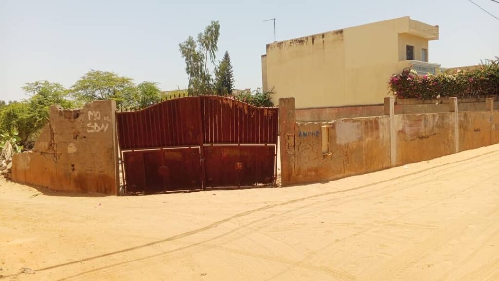 Terrain-685-metres-carres-a-Saly-3