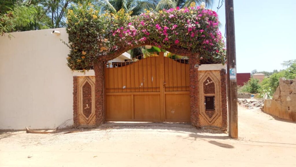 Terrain-685-metres-carres-a-Saly-4