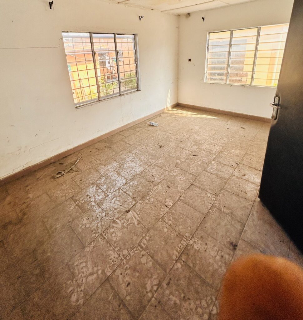 photo_5992186175374345656_y